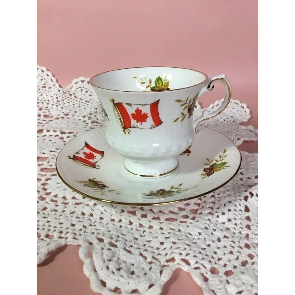 Elizabethan Tea Set Fine Bone‎ China Canada Symbols Tea Cup & Saucer
